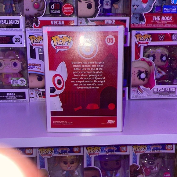 Funko pop!!! Target dog (flocked) get it now at a good price!!!! - Picture 3 of 6